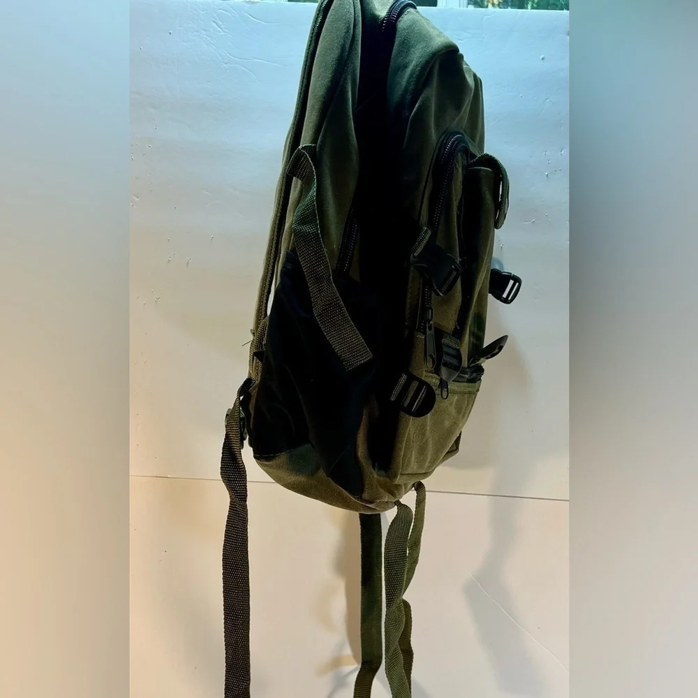 THE 5 WAVE BROWN BACKPACK IN like CONDITION